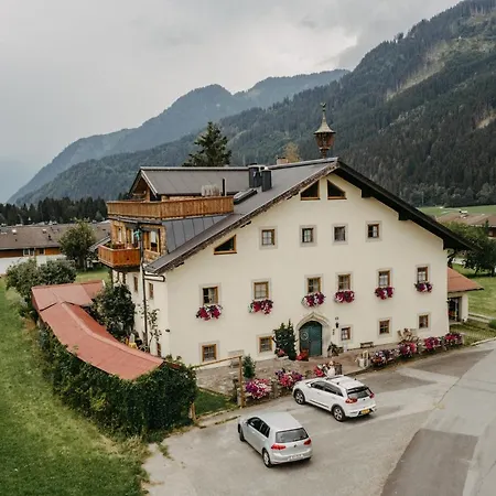Gut Pirchnerbichl Apartment *