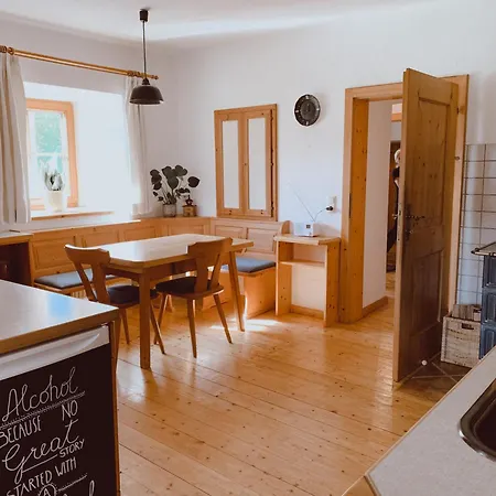 Gut Pirchnerbichl Apartamento *